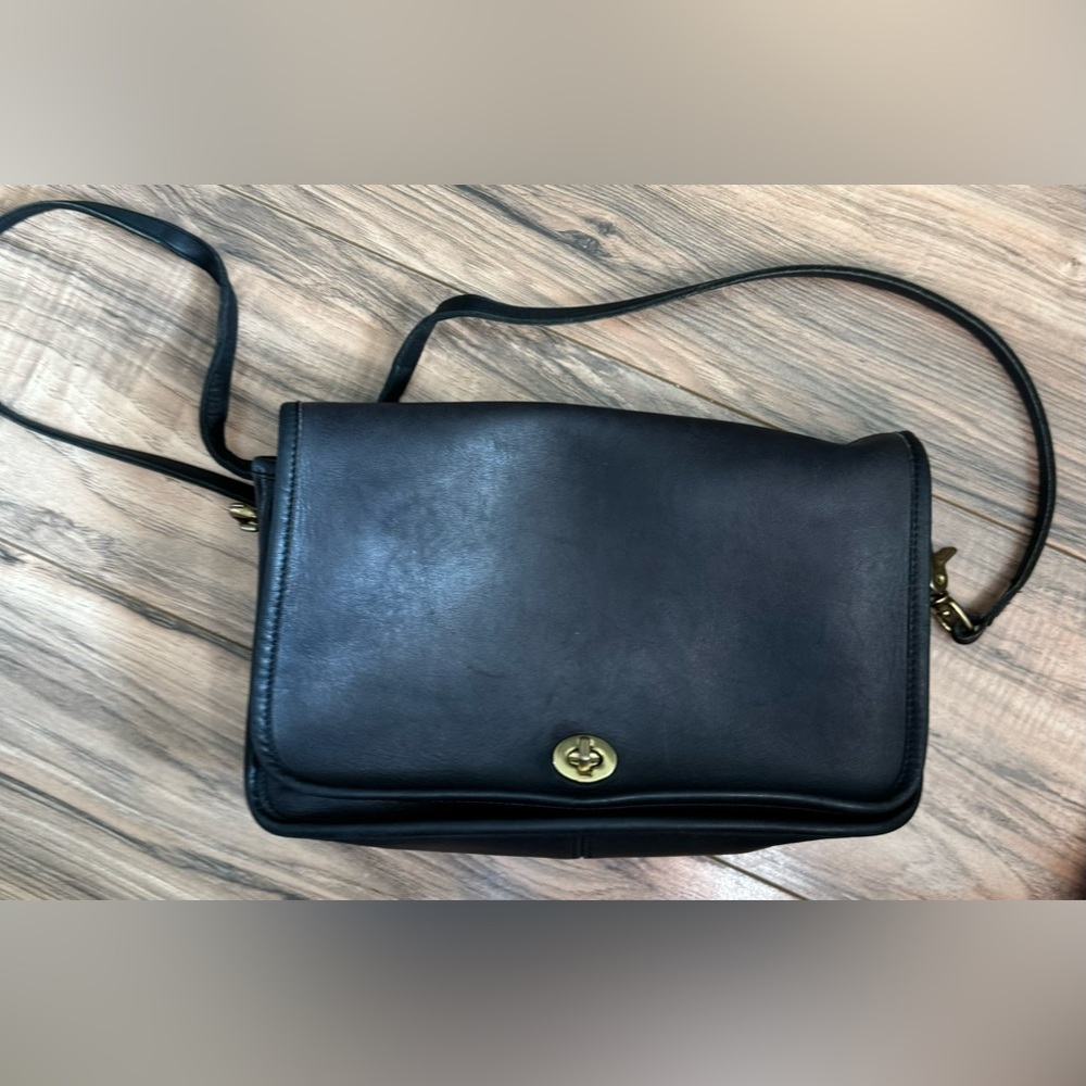 Coach vintage black leather penny pocket flip crossbody bag 90’s purse
